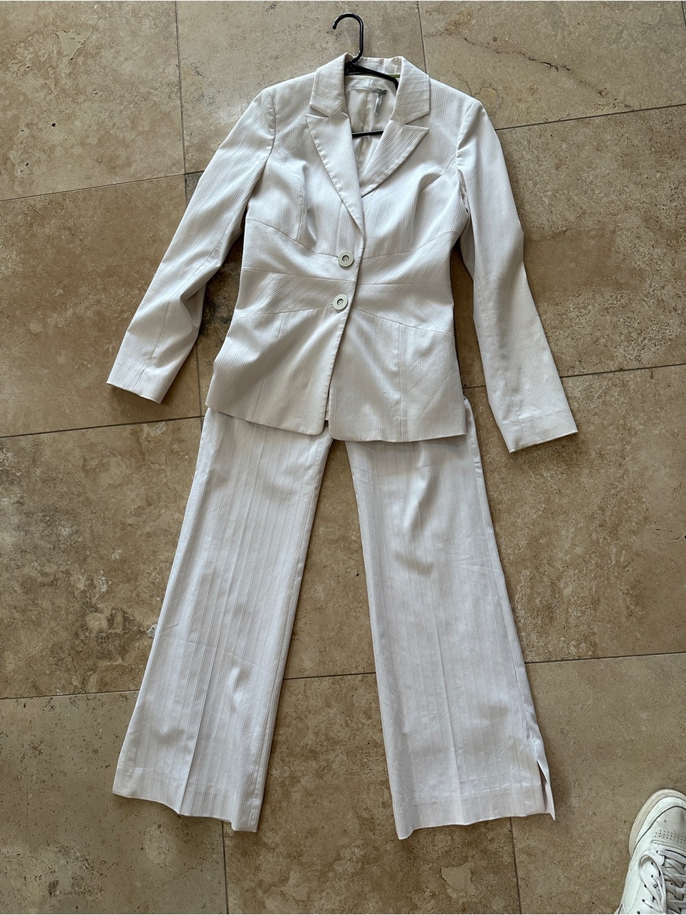 Classiques Entier Cream Pinstripe Two-Piece Tailored Pantsuit